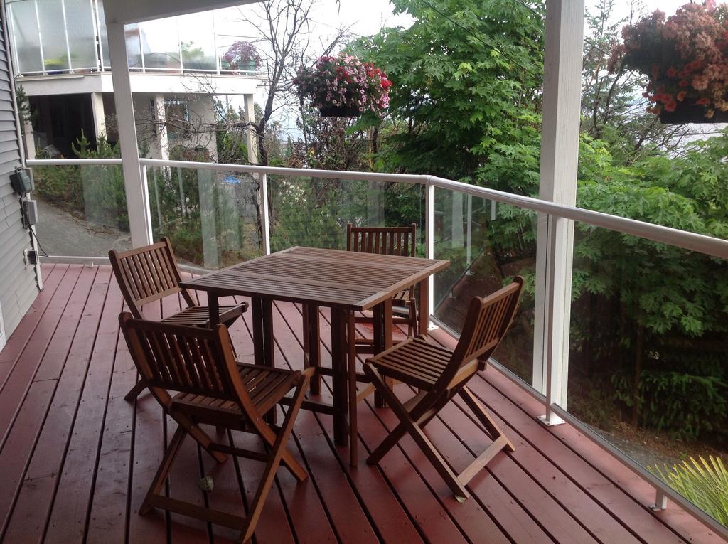 Nanaimo Ocean View Bed & Breakfast Room photo