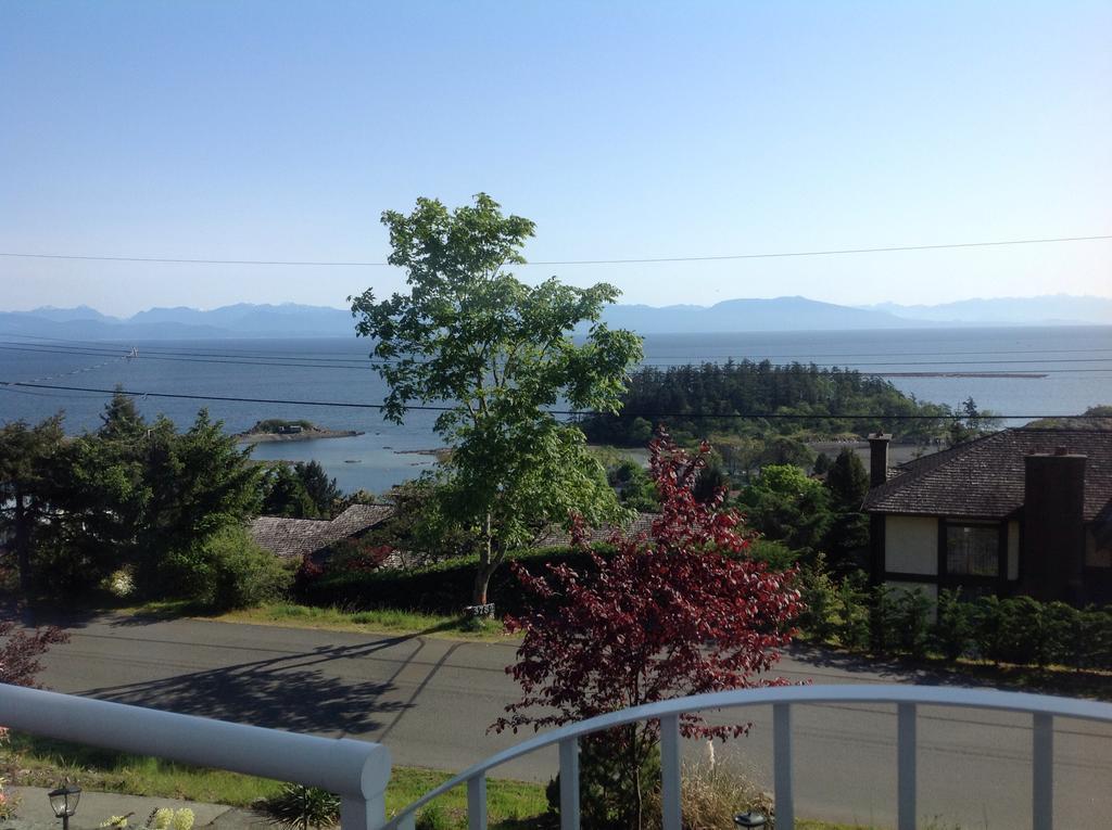 Nanaimo Ocean View Bed & Breakfast Room photo